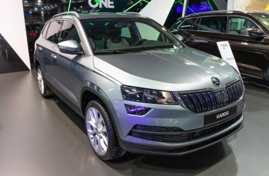 Atina, Yunanistan - 15 Kasım 2019: Aftokinisi 'de Skoda Karoq Her Zaman 2019 Motor Fuarı.