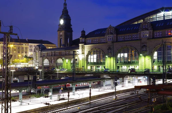 Hamburg Hauptbahnhof Tren Kule Saati Ile Gece — Stok fotoğraf