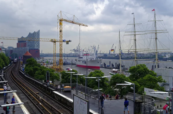 Histórico Puerto Hamburgo Con Barcos Muelles Fondo Instalaciones Portuarias Con — Foto de Stock