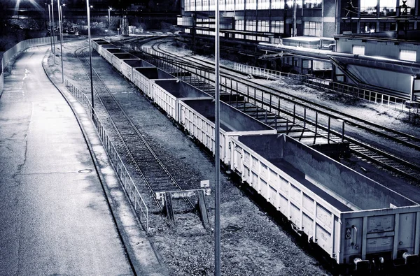 Estación Derivación Del Patio Ferrocarril Industrial Por Noche Con Muchas —  Fotos de Stock