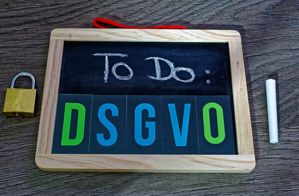 Board To Do DSGVO (General Data Protection Regulation) in English To Do GDPR (General Data Protection Regulation) with a laptop and padlock for the introduction of the DSGVO in the EU on 25.05.2018