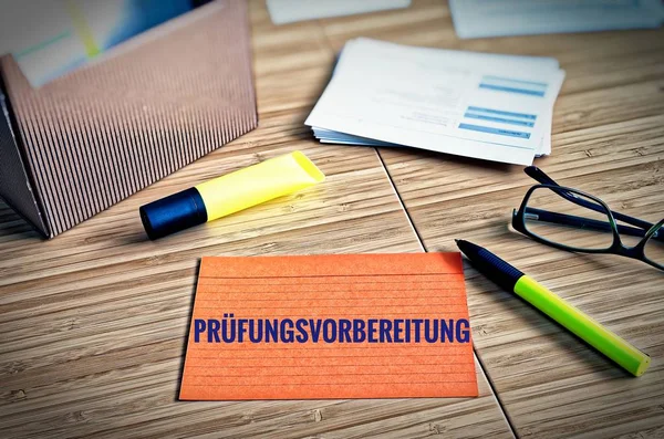 Karteikarten Mit Rechtlichen Fragen Mit Brille Stift Und Bambus Mit — Stockfoto