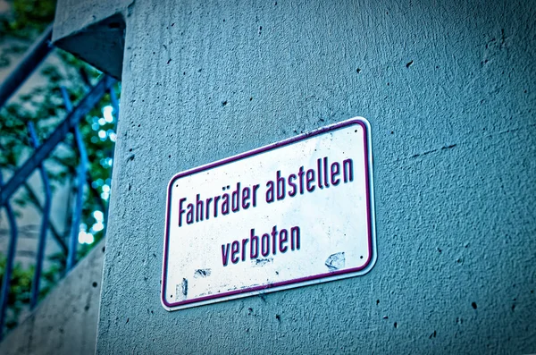 Teken Verbod Bord Met Waarschuwing Het Duits Stop Fietsen Verboden — Stockfoto