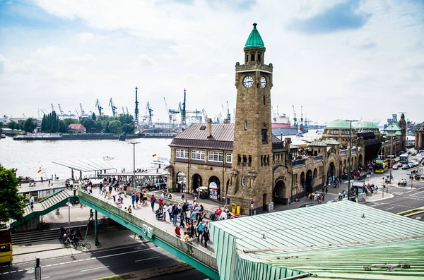 Hamburger Hafen Und Landungsbrücken Bei Tag Mittag Sommer Deutschland Europa — Stockfoto