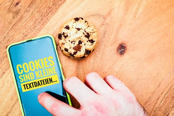 Akzeptieren Cookies Mit Einem Tablet Zur Darstellung Von Cookie Bannern — Stockfoto