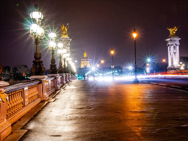 Champs Elysees Paryżu Nocą Reflektorami Samochodami — Zdjęcie stockowe