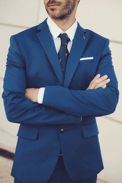 Close Portrait Elegant Male Model Wearing Suit Arms Crossed — Stock Photo, Image