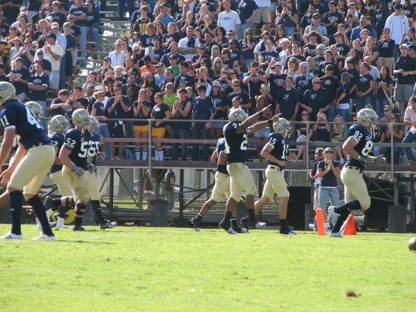 Девіс, Каліфорнія - 15 жовтня 2006 року: Uc Davis Aggies проти Центральної Арканзас ведмеді футбол гра. — стокове фото