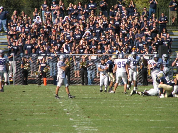 Девіс, Каліфорнія - 15 жовтня 2006 року: Uc Davis Aggies проти Центральної Арканзас ведмеді футбол гра. — стокове фото