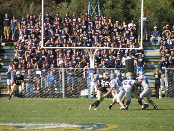 Девіс, Каліфорнія - 15 жовтня 2006 року: Uc Davis Aggies проти Центральної Арканзас ведмеді футбол гра. — стокове фото