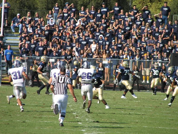 Davis, CA - 15 ottobre 2006: UC Davis Aggies vs Central Arkansas Bears football game . — Foto Stock