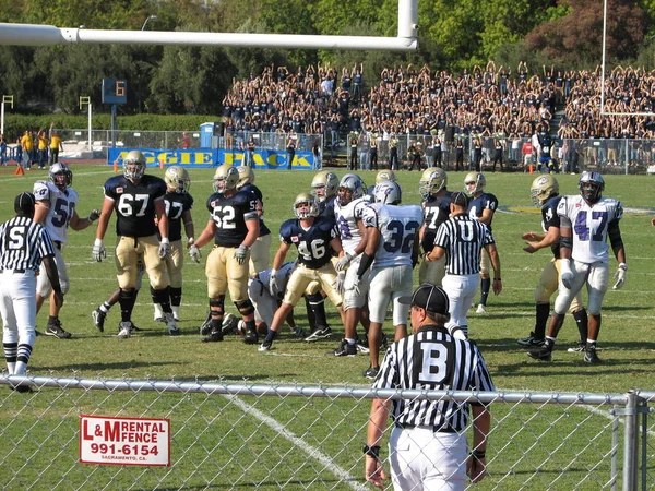 戴维斯, Ca-2006年10月15日: Uc 戴维斯 Aggies vs 中央阿肯色州熊足球比赛. — 图库照片