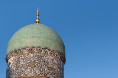 Taşkent, Özbekistan - 9 Aralık 2011: Tarihsel kule Hast Imam Meydanı