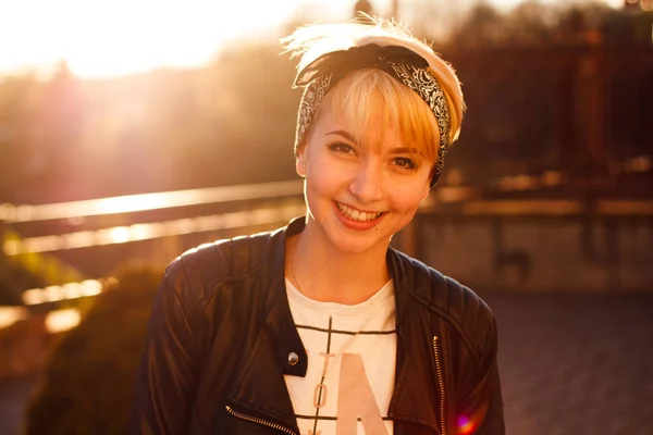 Outdoor Portrait Young Smiling Woman Soft Sunny Colors — Stock Photo, Image