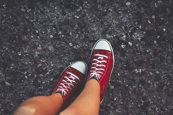 Cheerful Young Woman Sexy Legs Red Shoes — Stock Photo, Image