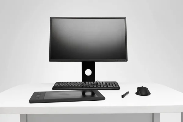 Computer display on desk. Desktop computer with photo retouching tools. Modern creative photographer or designer workspace background. Front view — Stock Photo, Image