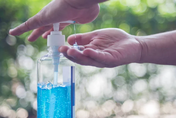 El temizliği ile alkol jeli.