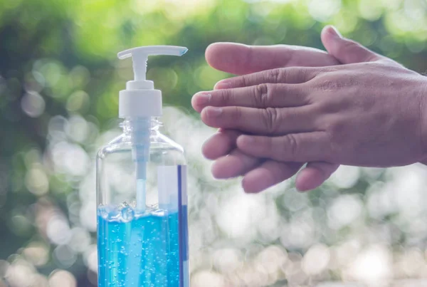 El temizliği ile alkol jeli.