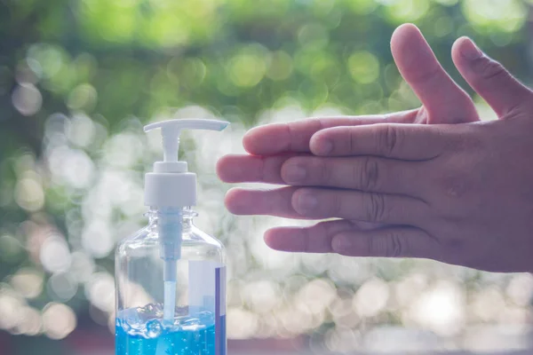 El temizliği ile alkol jeli.