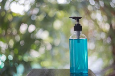 Masadaki alkol jölesi.