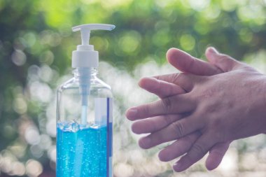 El temizliği ile alkol jeli.