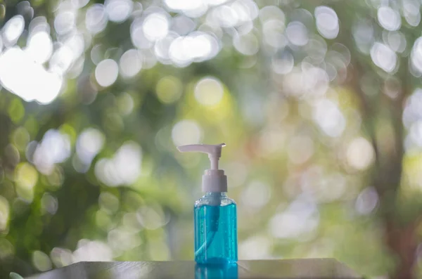 Masadaki alkol jölesi.