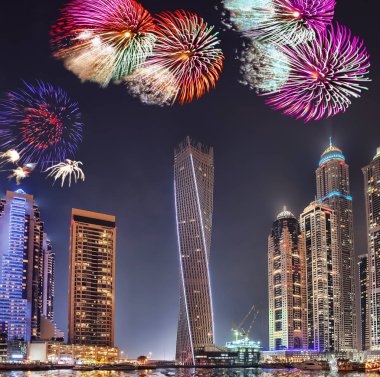 Dubai Marina, Birleşik Arap Emirlikleri yeni yıl havai fişek