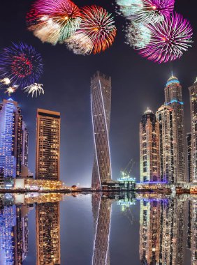 Dubai Marina, Birleşik Arap Emirlikleri yeni yıl havai fişek