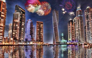 Dubai Marina, Birleşik Arap Emirlikleri yeni yıl havai fişek