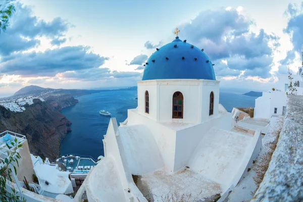 Santorini island with church against sunrise in Greece — Stock Photo, Image