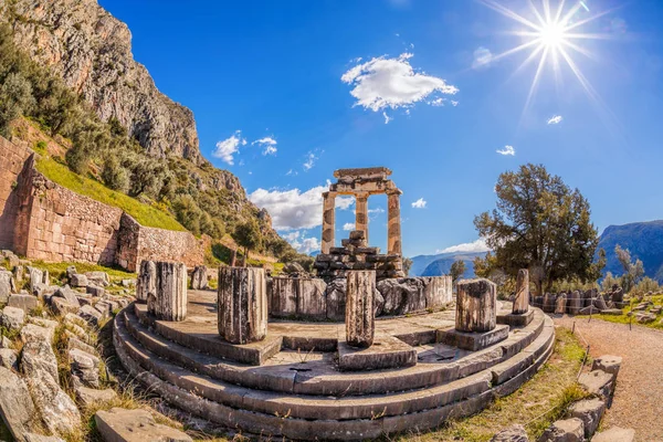 Delphi dengan reruntuhan Kuil di Yunani — Stok Foto