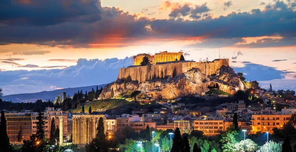 Ακρόπολη με τον Παρθενώνα στο ηλιοβασίλεμα στην Αθήνα — Φωτογραφία Αρχείου