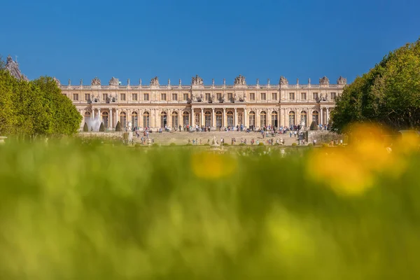 Chateau de Versailles durante a primavera em Paris FRANÇA — Fotografia de Stock