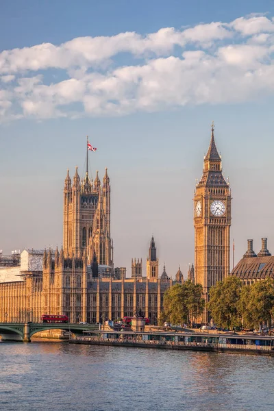 Big Ben e Casas do Parlamento em Londres, Inglaterra, Reino Unido — Fotografia de Stock