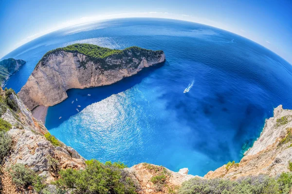 Beautiful Navagio beach with shipwreck on Zakynthos island in Greece — Stock Photo, Image