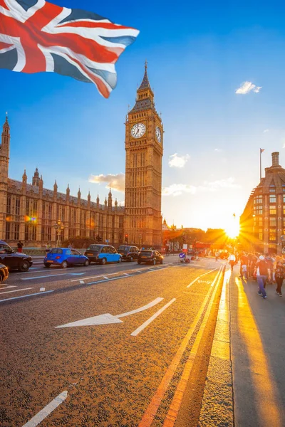 Big Ben tegen kleurrijke zonsondergang in Londen, Verenigd Koninkrijk — Stockfoto