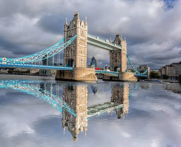 Γέφυρα Tower στο Λονδίνο, Αγγλία, Ηνωμένο Βασίλειο — Φωτογραφία Αρχείου