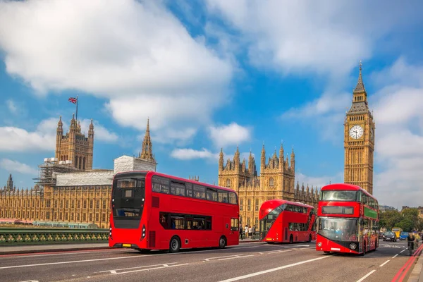 Londra İngiltere, BK'da Big Ben karşı kırmızı otobüs ile — Stok fotoğraf