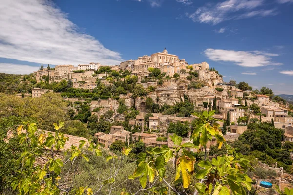 Berömda gamla byn Gordes i Provence mot solnedgången i Frankrike — Stockfoto