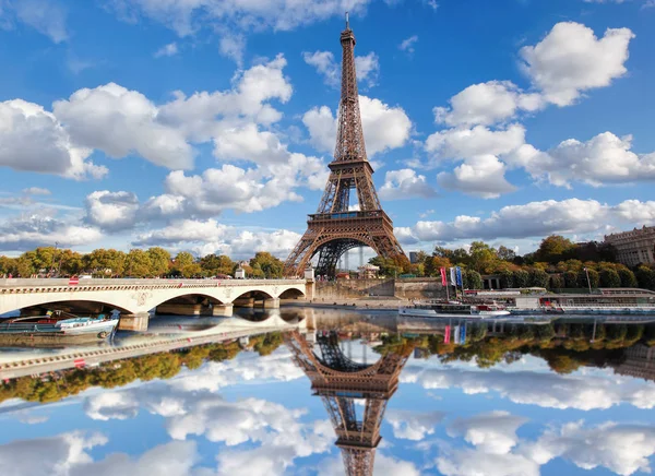 Eiffel tower in Paris, France — Stock Photo, Image