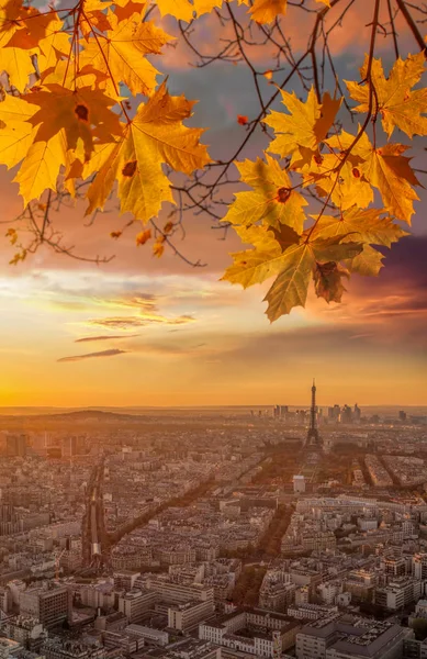 Paris with Eiffel Tower against colorful sunset in France — Stock Photo, Image