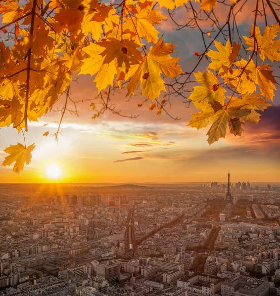 Paris with Eiffel Tower against colorful sunset in France — Stock Photo, Image