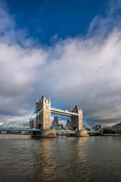 Puente de torre en Londres, Inglaterra, Reino Unido — Foto de Stock