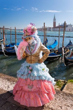 Venedik, İtalya, 5 Şubat 2016: karnaval Venedik maskeler. Venedik karnaval Venedik, İtalya'da düzenlenen bir yıllık festivaldir. 