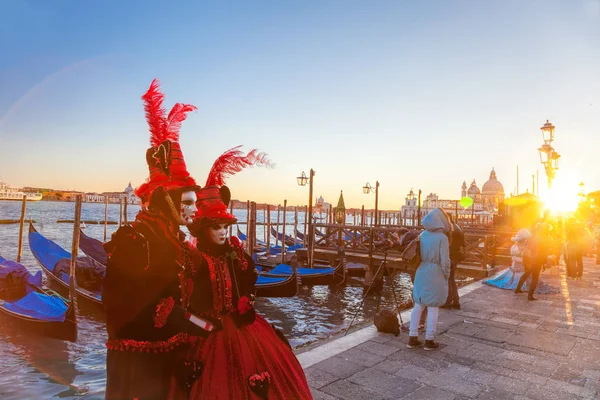 Venise, Italie, 5 février 2016 : Masques de carnaval à Venise. Le Carnaval de Venise est un festival annuel organisé à Venise, Italie . — Photo