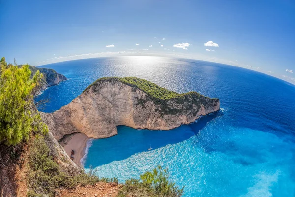 Navagio strand hajóroncsokkal Zakynthos szigetén, Görögország — Stock Fotó