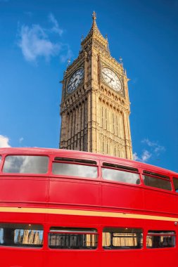 Londra, İngiltere, İngiltere'de kırmızı otobüs ile Big Ben