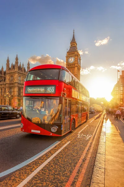 Big Ben Červeným Autobusem Proti Barevnému Západu Slunce Londýně Anglii — Stock fotografie