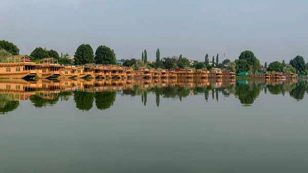Tekne-evi Srinagar Dal Gölü