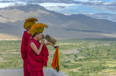 Budist rahipler th, Tibet belirli araç içine üfleme